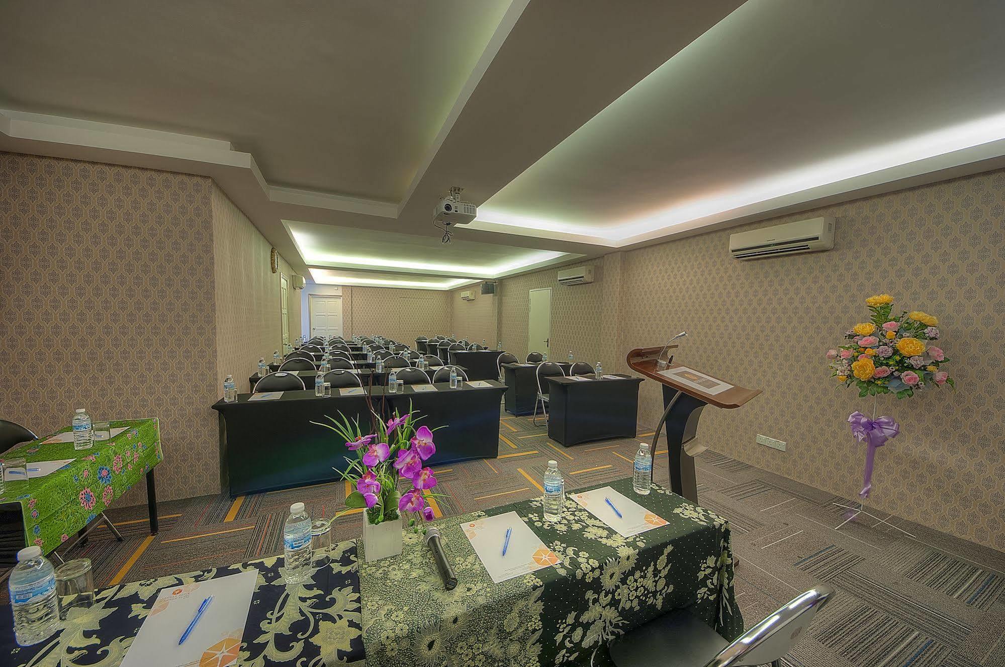 Arenaa Batik Boutique Hotel Kuantan Buitenkant foto